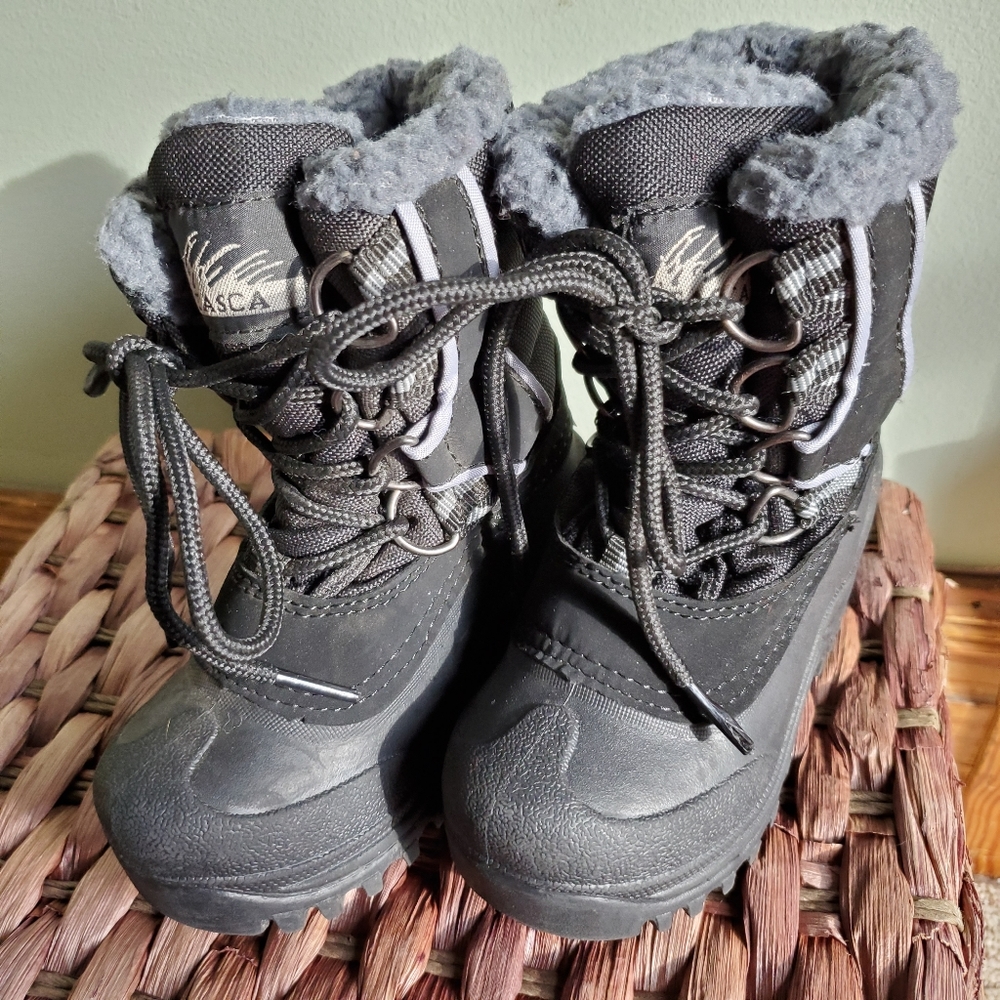 ITASCA boots in kids size 5